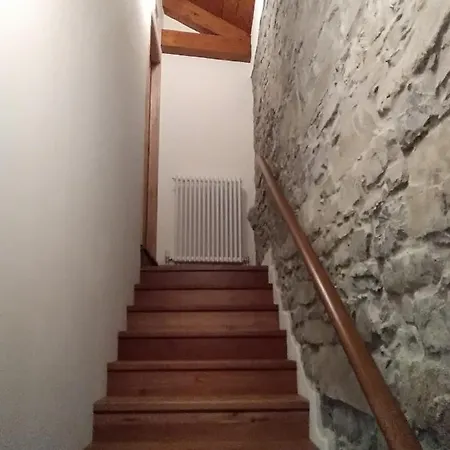 B81 Di Strain Neva ゲストハウス