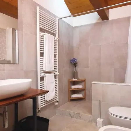 ゲストハウス B81 Di Strain Neva