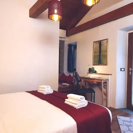 B81 Di Strain Neva ゲストハウス